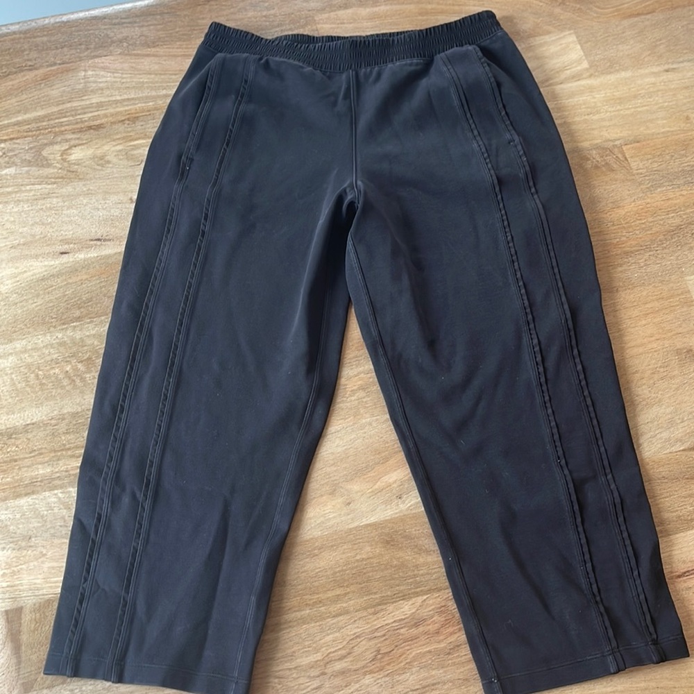 Lululemon crop straight pants